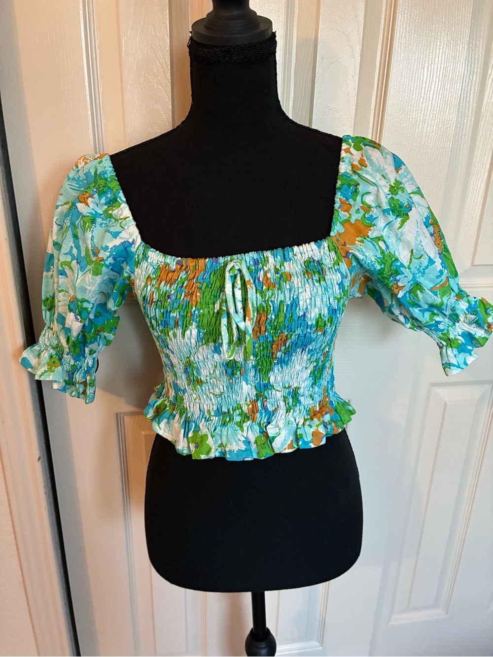 Faithfull the Brand 100% Linen Floral Smocked Square-Neck Crop Top Size 2